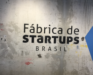 HUB-fabrica-do-startups-sign